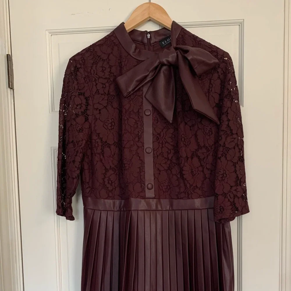 Women’s Burgundy Lace Bodice Pleated Skirt Dress with Bow - Picture 4 of 6
